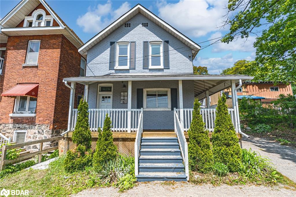 1046 Harbourview Drive Property Photo 1