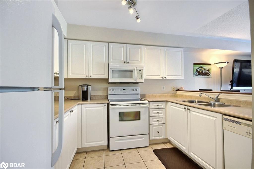 34-430 Mapleview Drive E Property Photo 8
