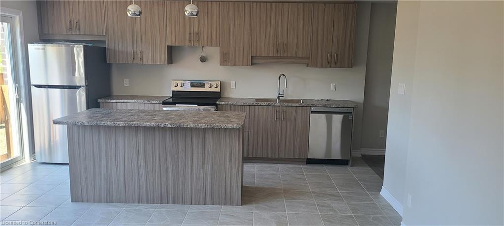 17 Renfrew Trail Property Photo 1