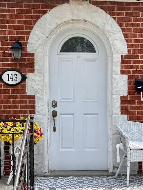 143 Tuxedo Avenue S
