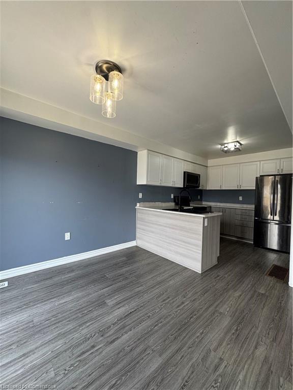 22 Todd Crescent Property Photo 3