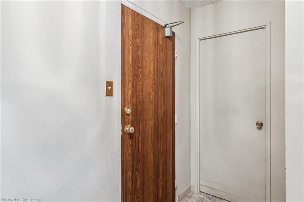 206-700 Dynes Road Property Photo 4