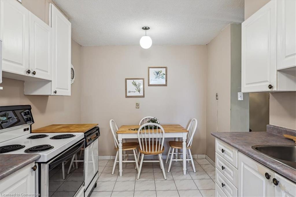 206-700 Dynes Road Property Photo 7