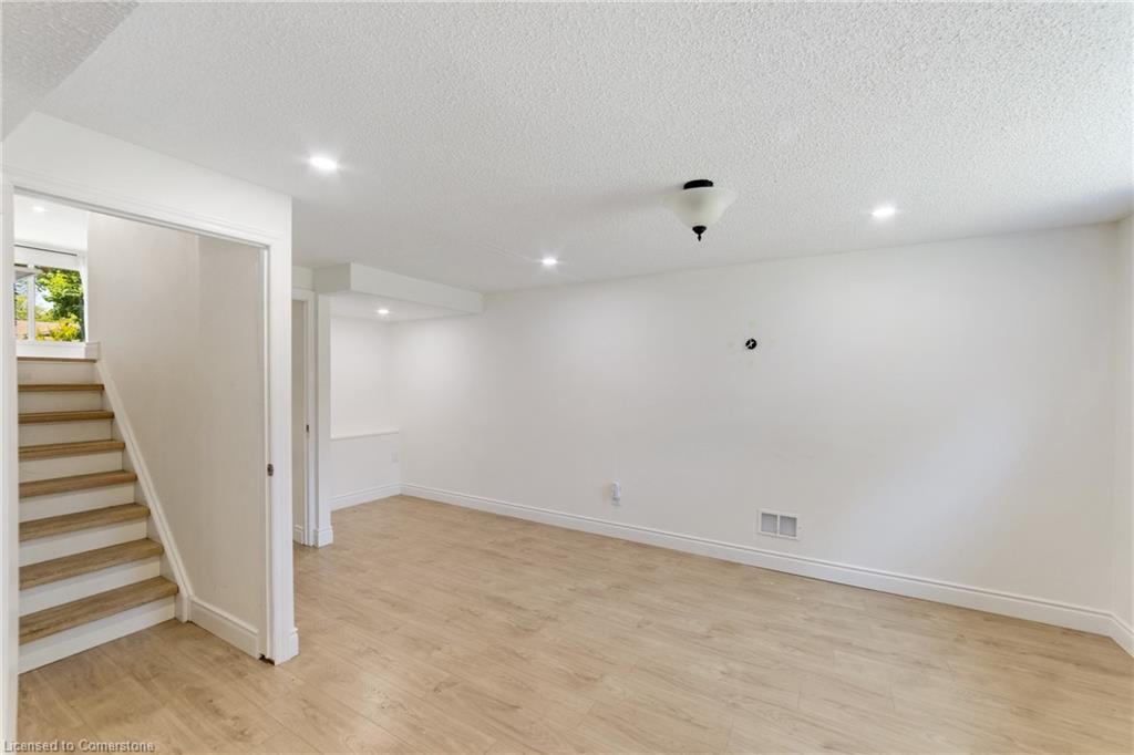 9 Piper Place Property Photo 14