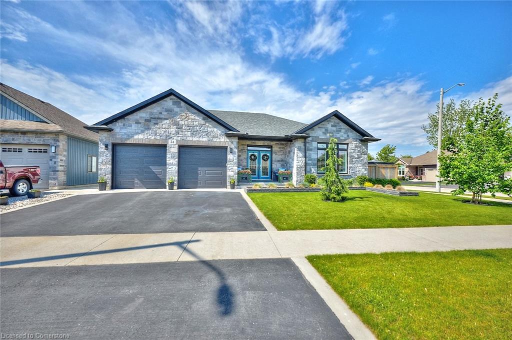54 Postma Drive Property Photo 1