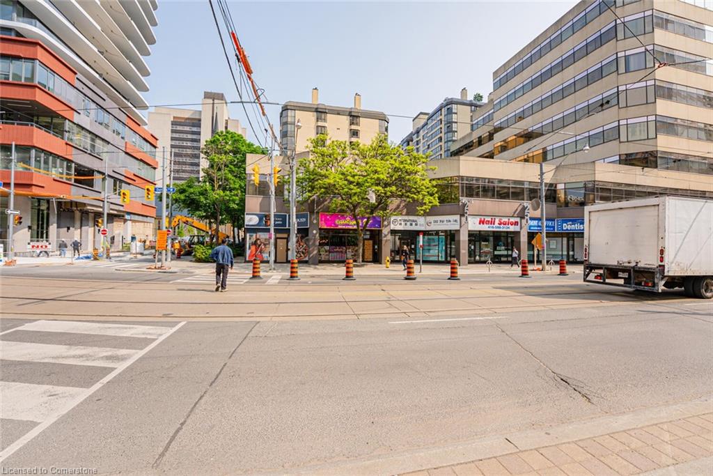 102-250 Dundas Street W Property Photo 9