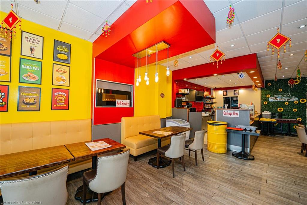 102-250 Dundas Street W Property Photo 17