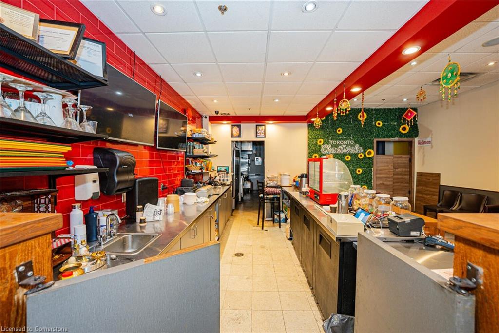102-250 Dundas Street W Property Photo 21