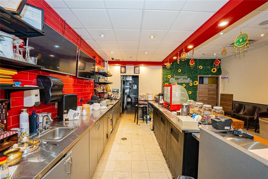 102-250 Dundas Street W Property Photo 22