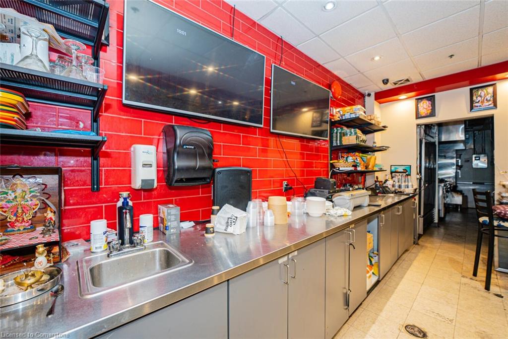 102-250 Dundas Street W Property Photo 25