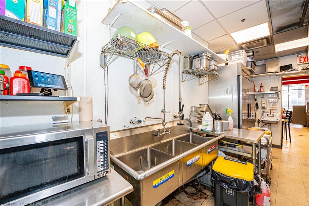 102-250 Dundas Street W Property Photo 33