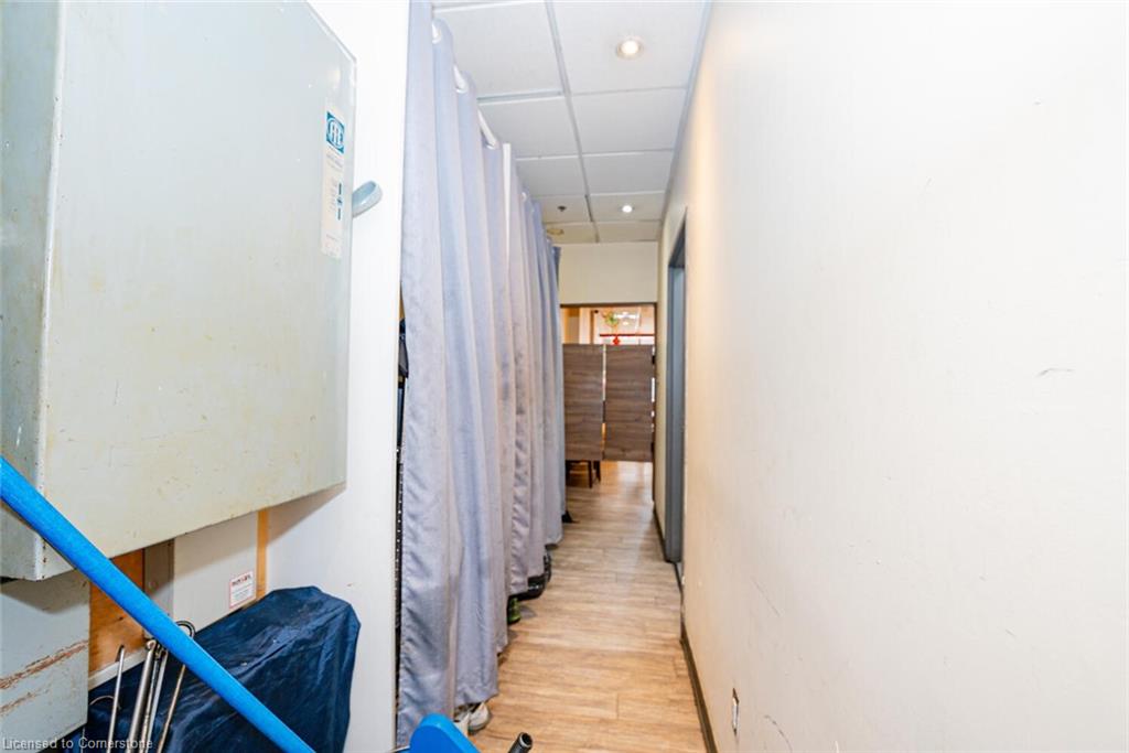 102-250 Dundas Street W Property Photo 37