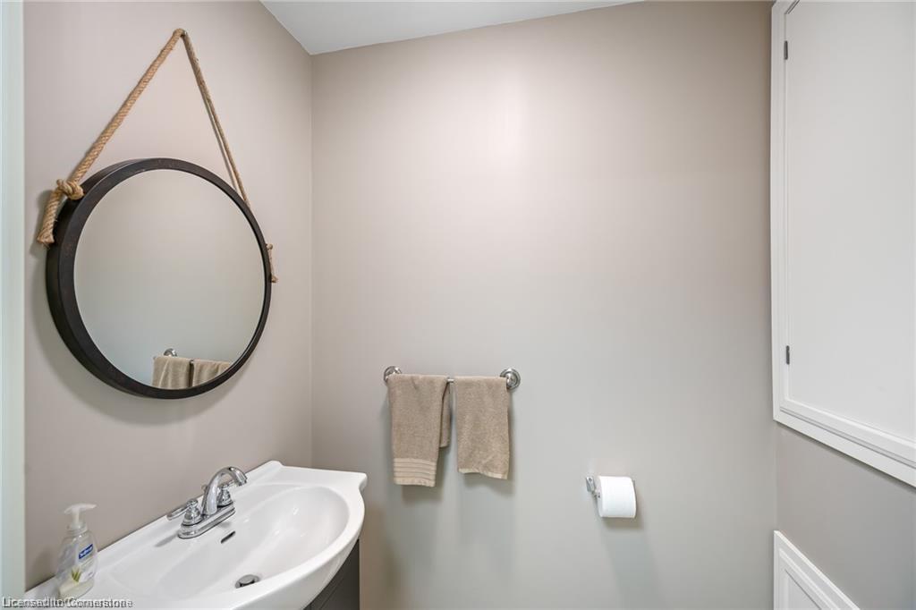 20-19 Lake Street Property Photo 9