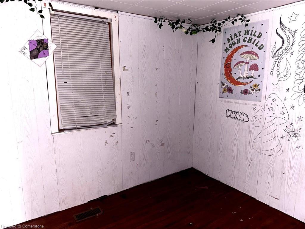 508 Main Street E Property Photo 9