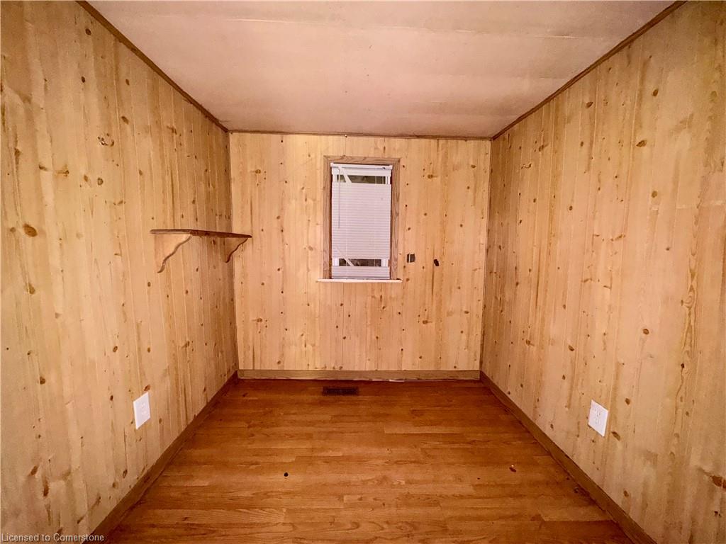 508 Main Street E Property Photo 11