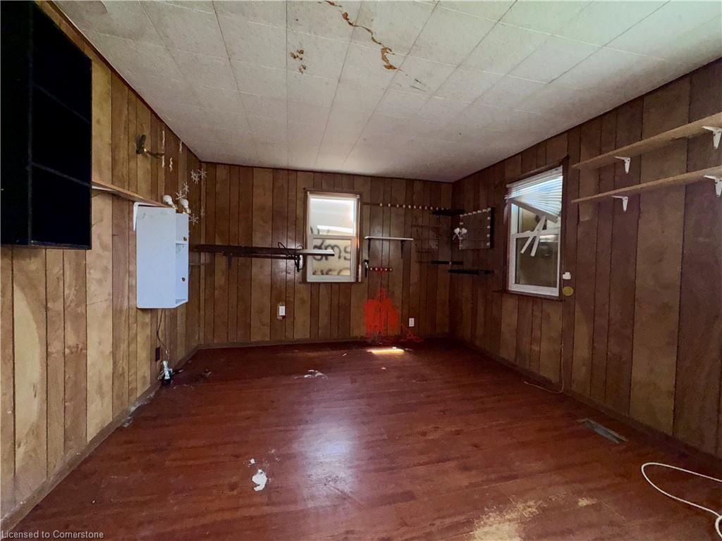 508 Main Street E Property Photo 13