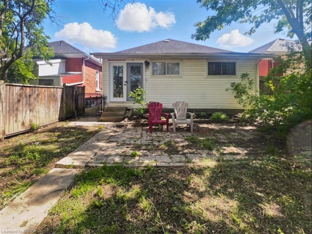 13 Salisbury Avenue Property Photo 19