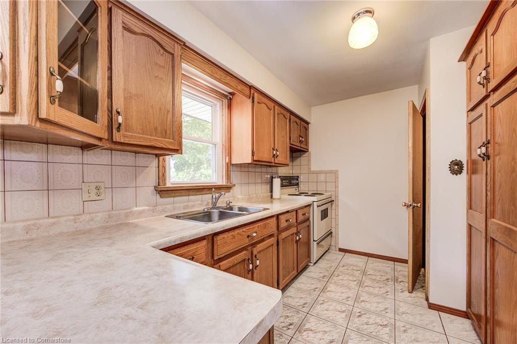 95 Byron Avenue Property Photo 11