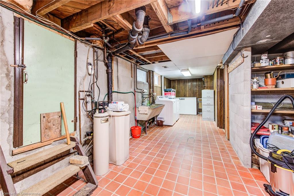 95 Byron Avenue Property Photo 32