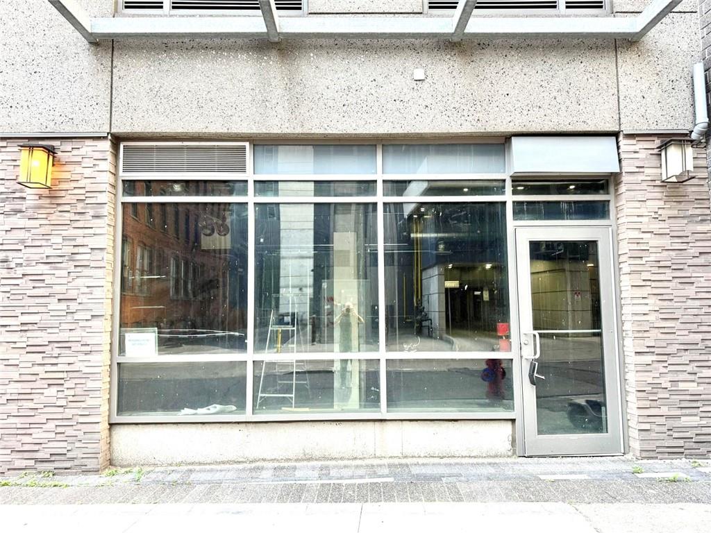150 Main Street W Property Photo 1