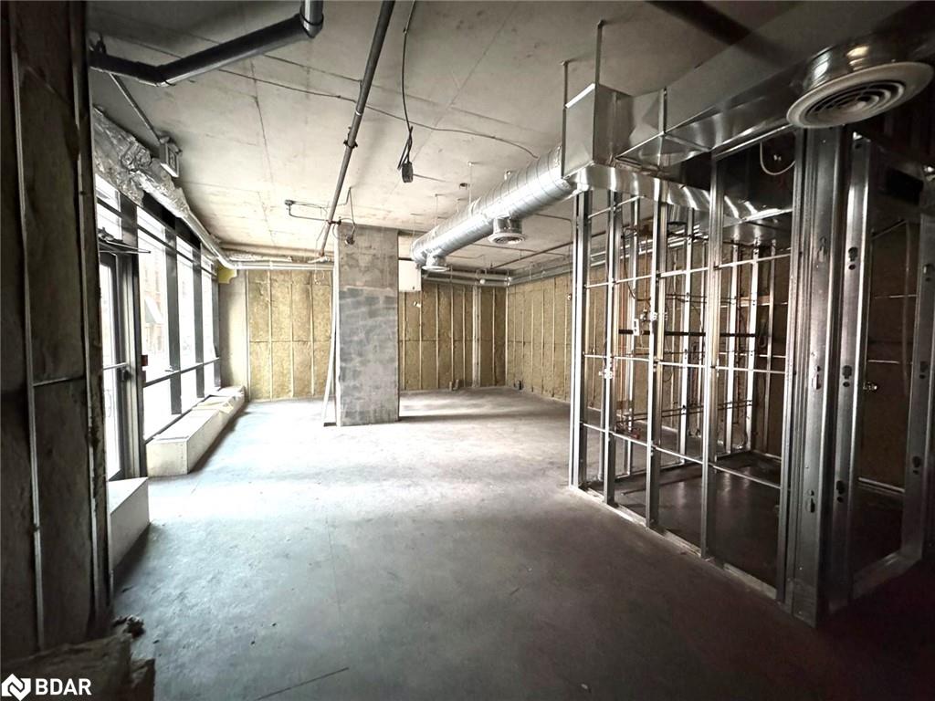 150 Main Street W Property Photo 6