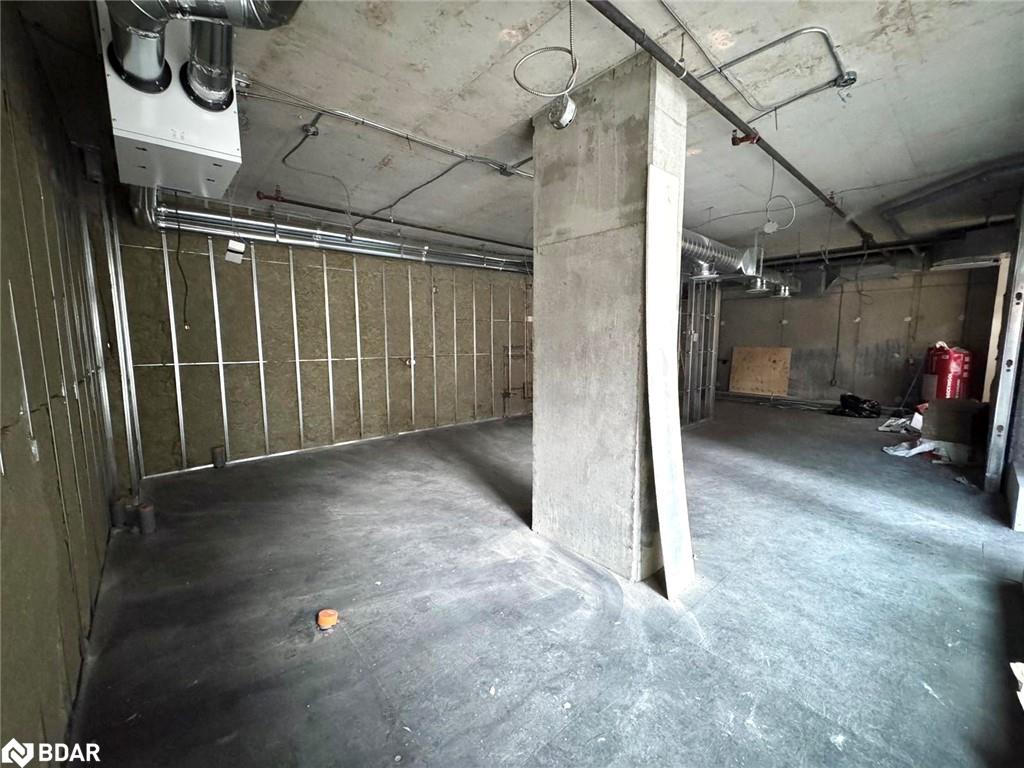150 Main Street W Property Photo 7