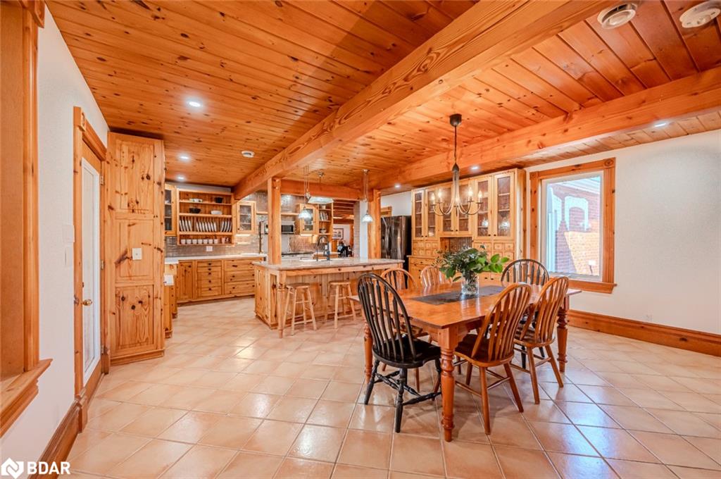 8464 6th Line Property Photo 9