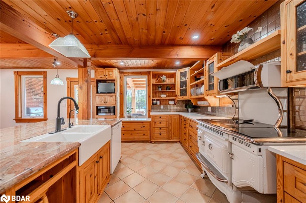 8464 6th Line Property Photo 10
