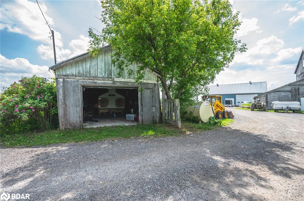 8464 6th Line Property Photo 24