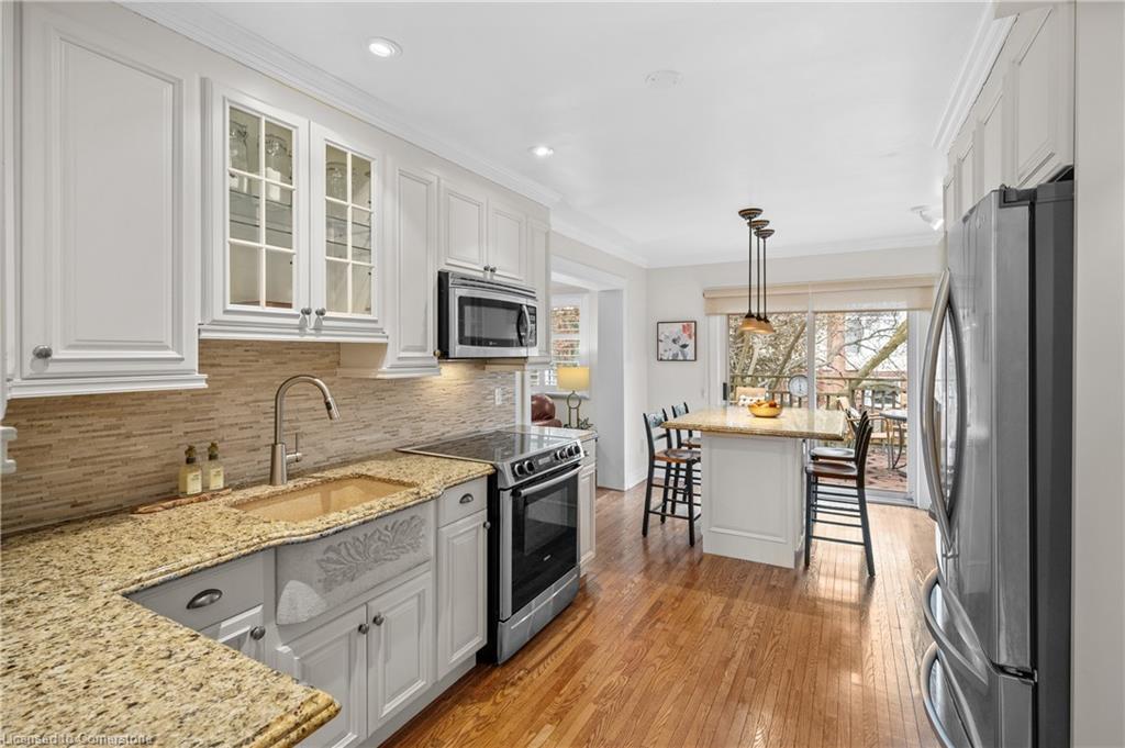 6-2098 Marine Drive Property Photo 6