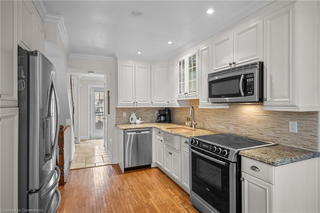 6-2098 Marine Drive Property Photo 8