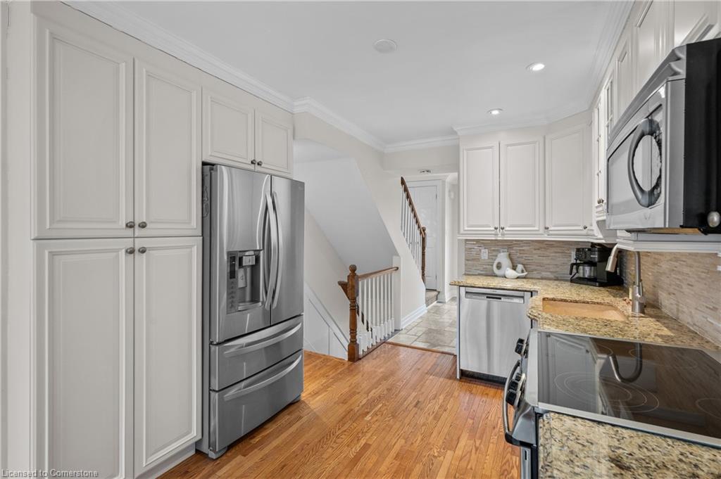 6-2098 Marine Drive Property Photo 9