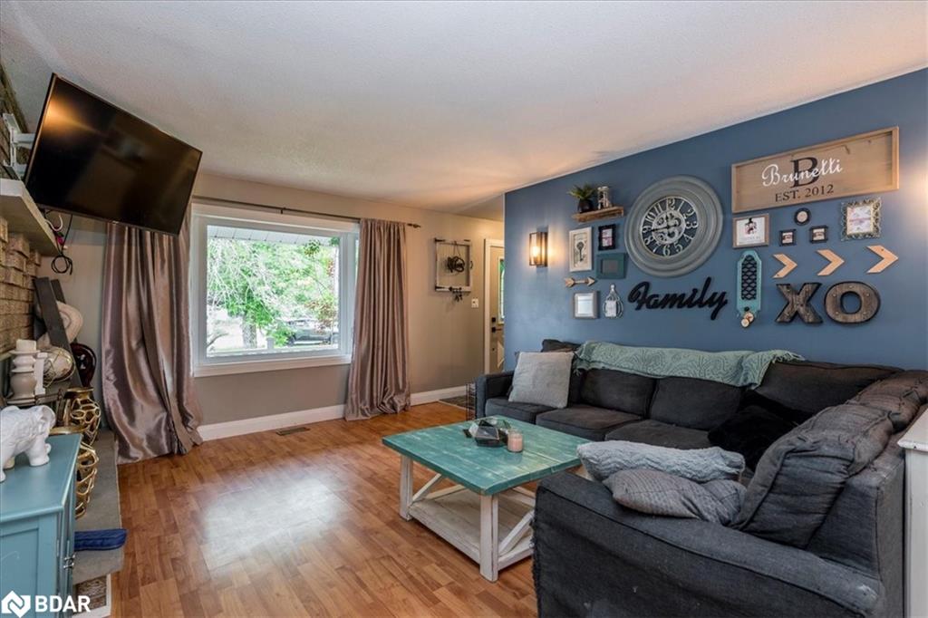4049 Bayview Avenue Property Photo 4
