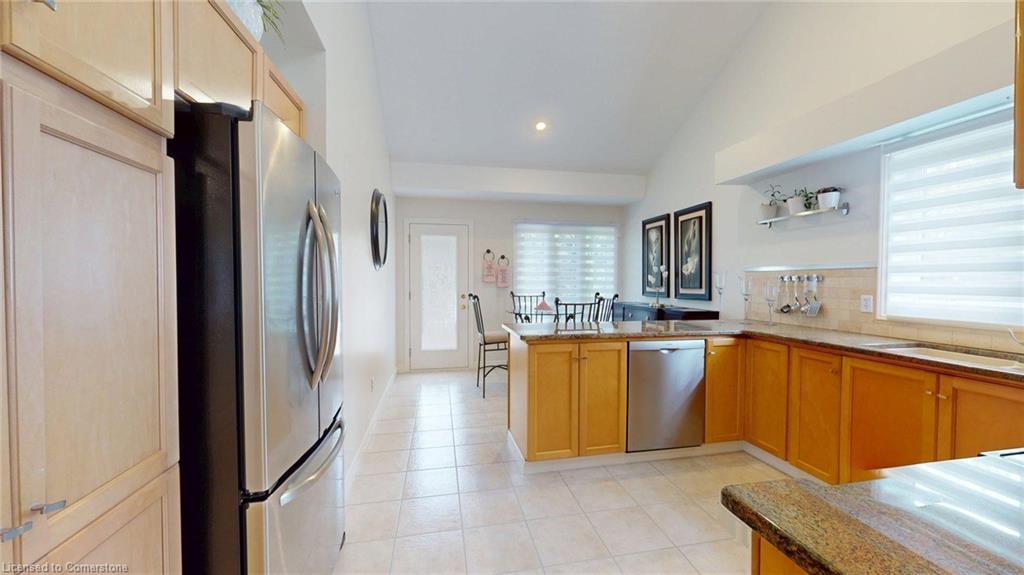 87 Schroder Crescent Property Photo 10
