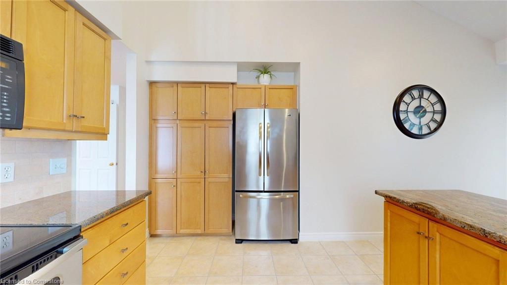 87 Schroder Crescent Property Photo 12