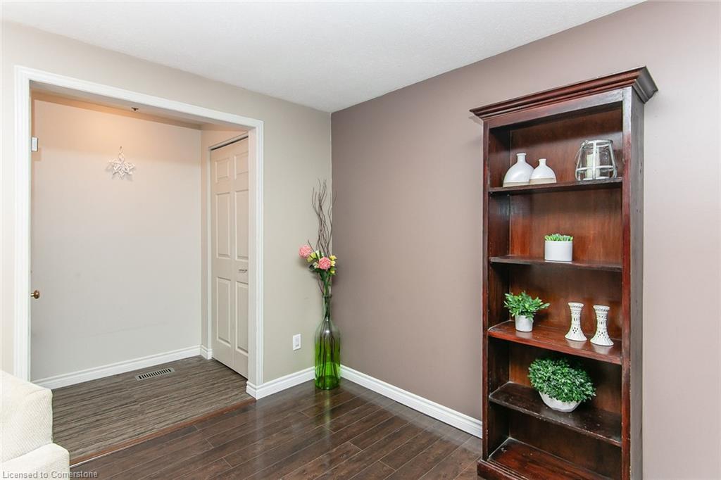 33-130 Kingswood Drive Property Photo 4