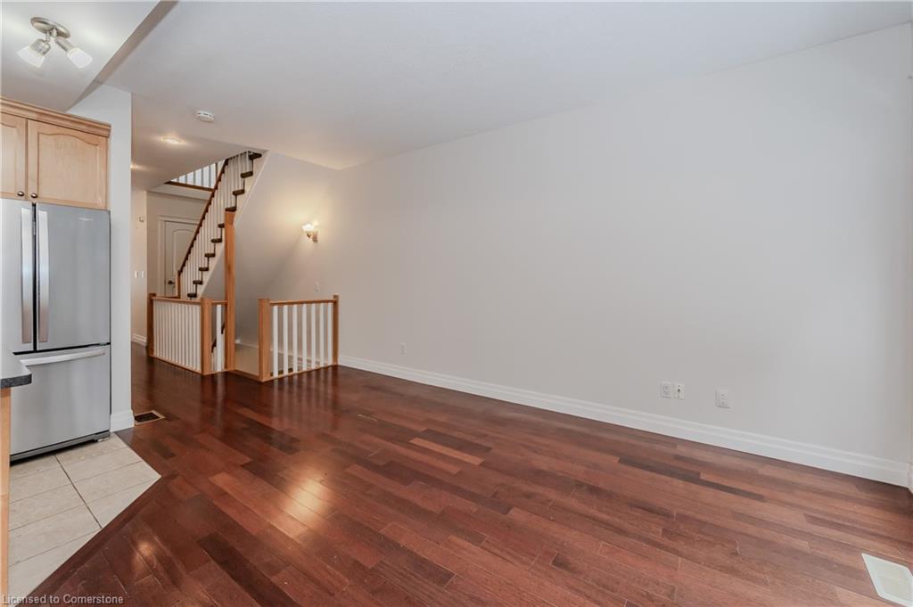 7-76 Woolwich Street Property Photo 11