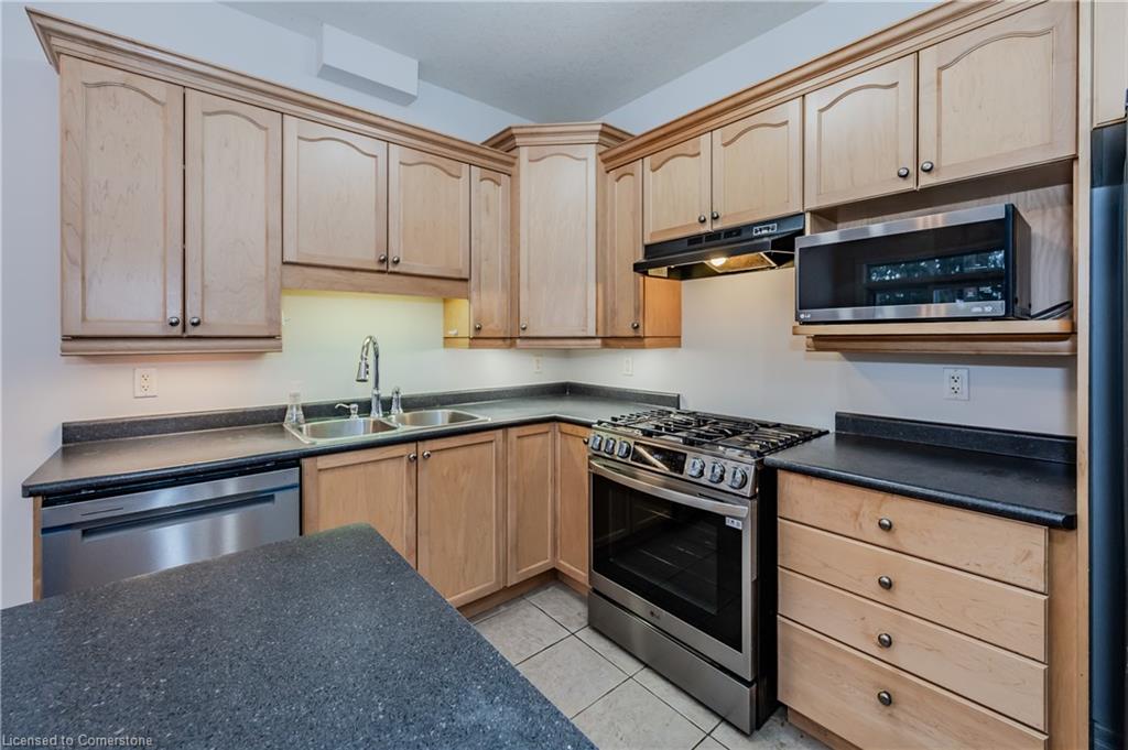 7-76 Woolwich Street Property Photo 12