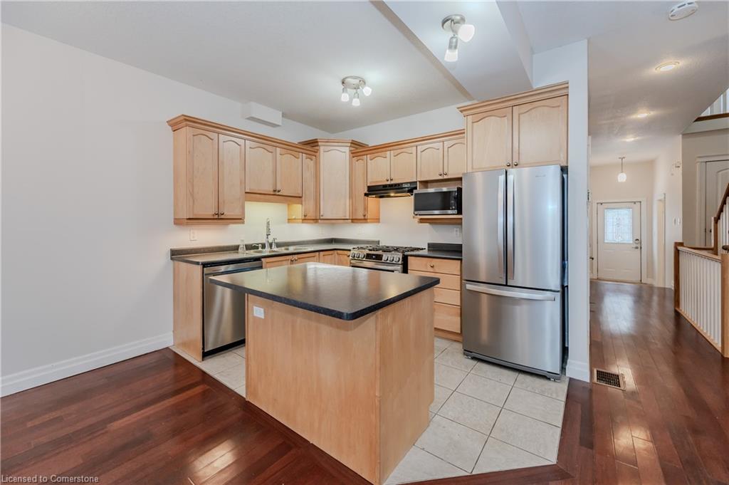 7-76 Woolwich Street Property Photo 13