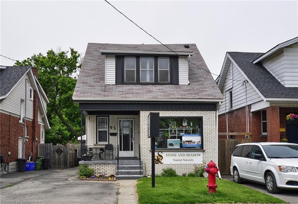 95 Ottawa Street N Property Photo 3