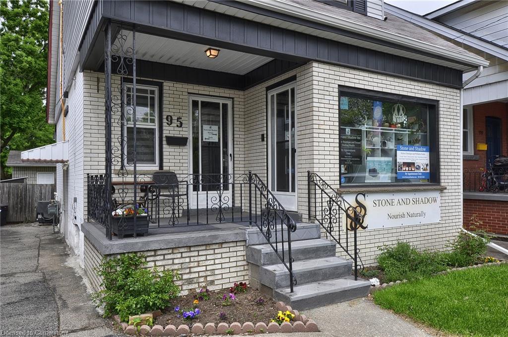 95 Ottawa Street N Property Photo 5