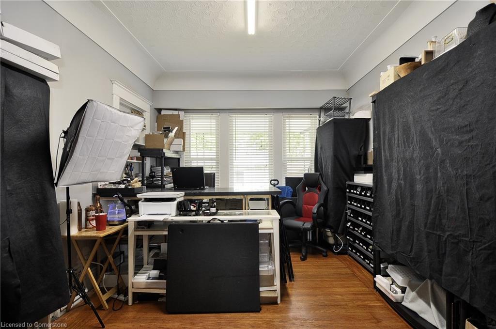 95 Ottawa Street N Property Photo 10