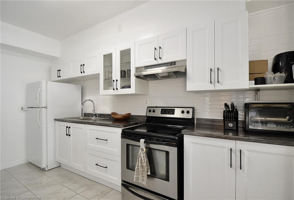 95 Ottawa Street N Property Photo 14