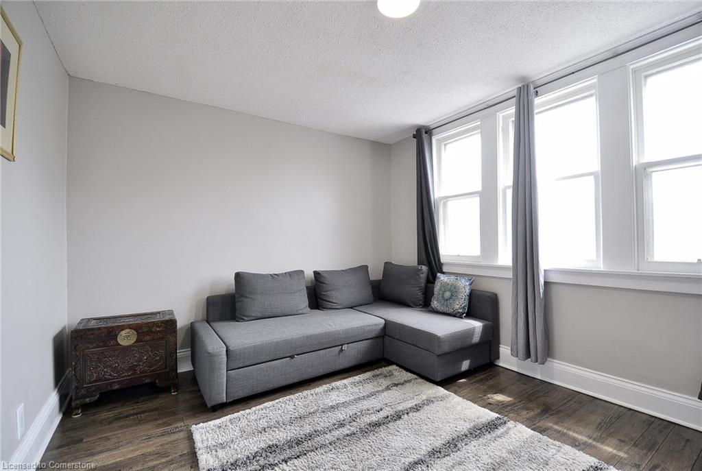 95 Ottawa Street N Property Photo 17