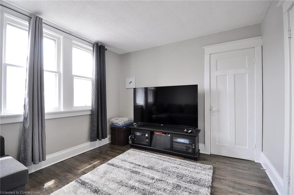 95 Ottawa Street N Property Photo 18