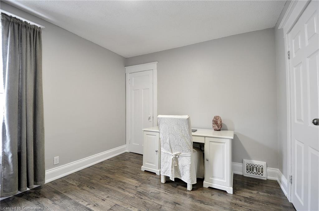 95 Ottawa Street N Property Photo 22