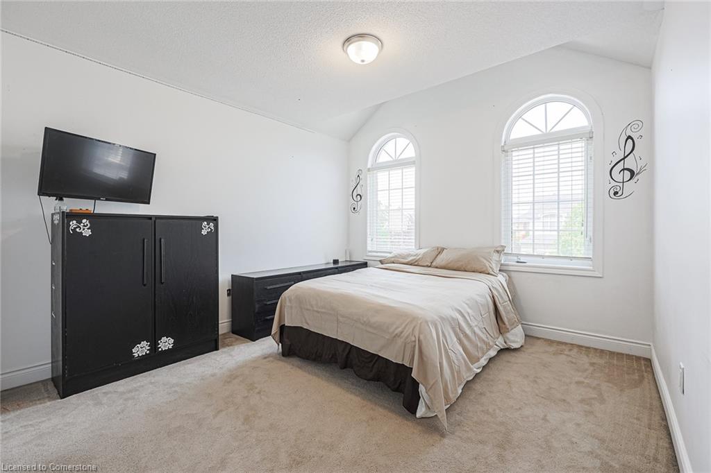 26 Saint Hubert Drive Property Photo 13