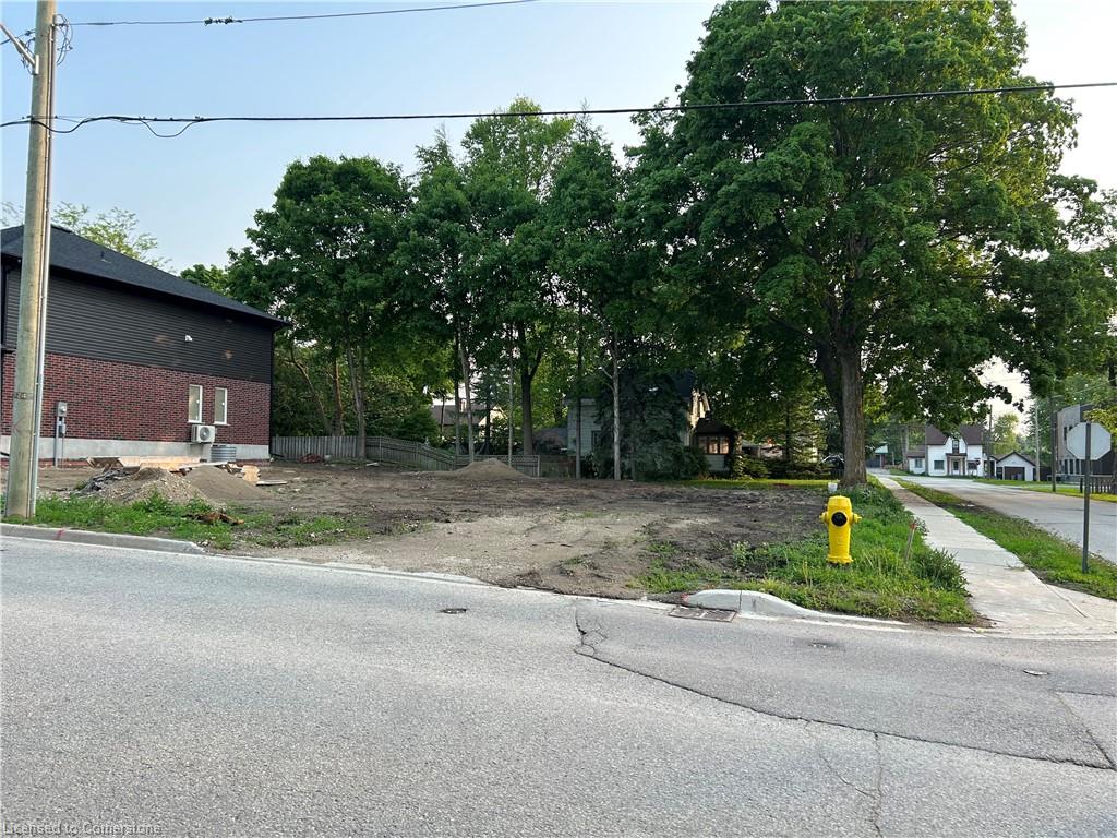 721 Elma Street W Property Photo 1