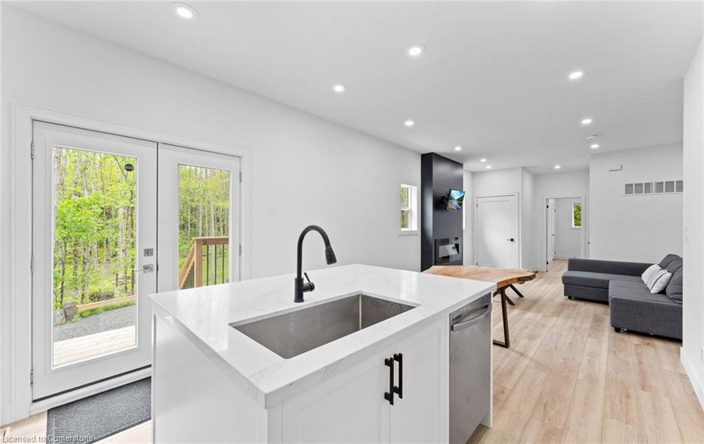 44 Sunnyshore Park Drive Property Photo 16