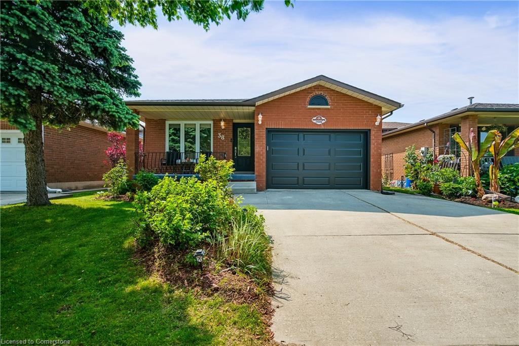 38 Pinewoods Drive Property Photo 1